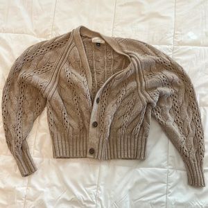 Universal Thread cropped button up sweater size Small